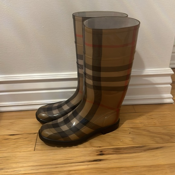 COPY - Boots - Picture 4 of 10